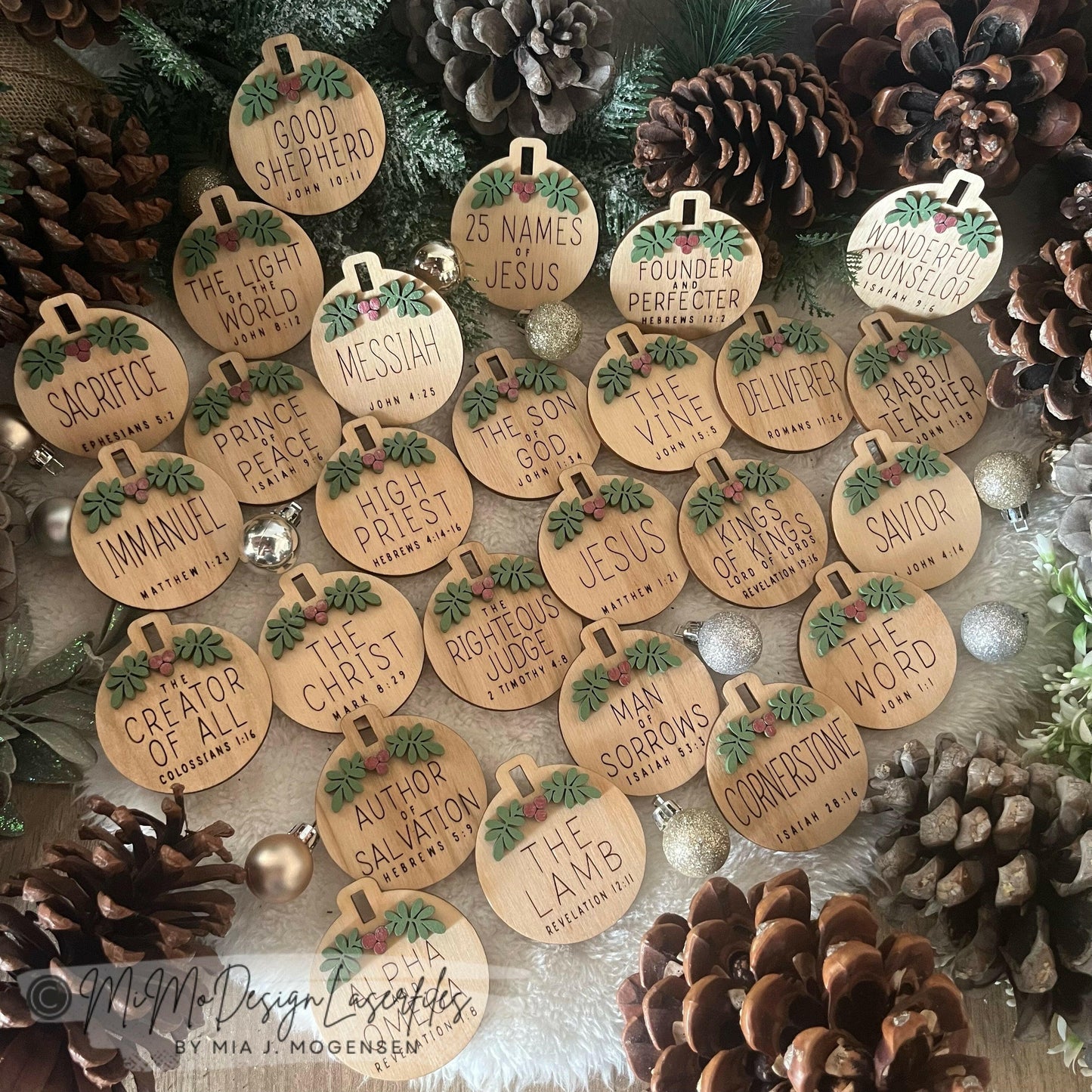 25 Names of Jesus 3D Christmas Tree incl. 26 ornaments, scored (single line) with wreath