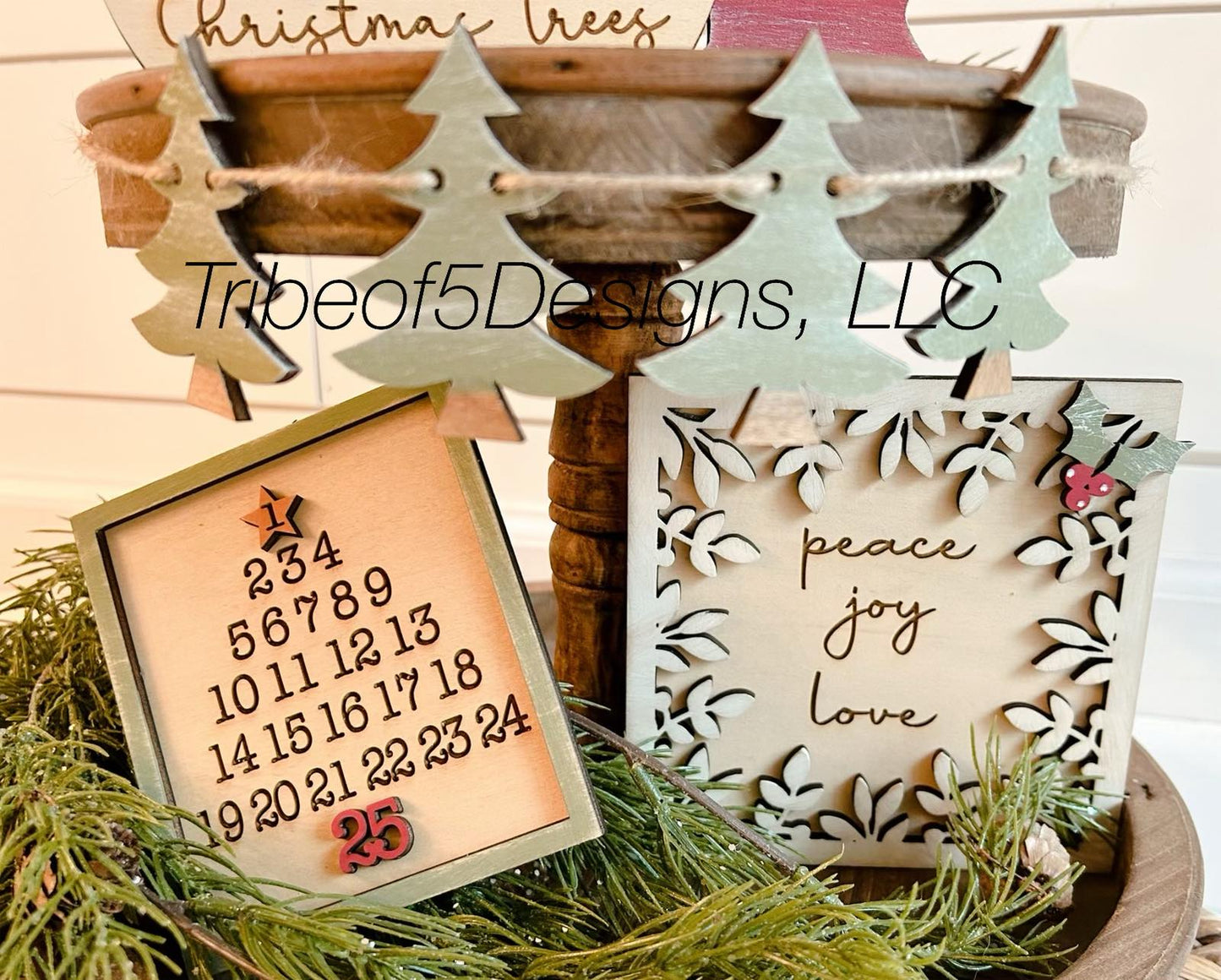 Classic Christmas Tiered Tray Shelf Sitters