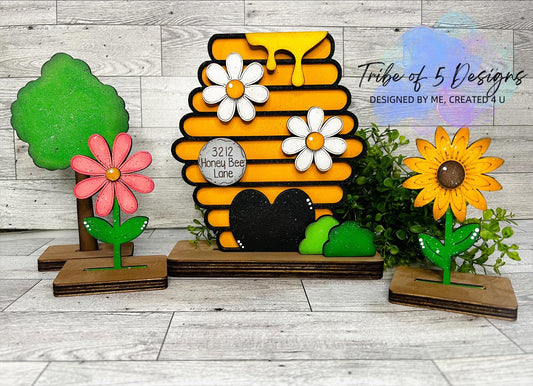 Honey Bee Lane Shelf Sitter Scene