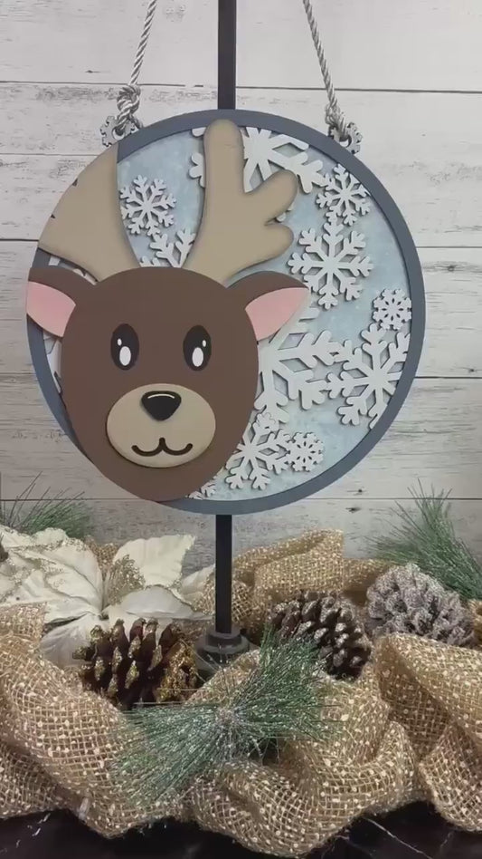 3D Reindeer Door Hanger / Sign w. Snowflake Pattern - Christmas Winter Homedecor