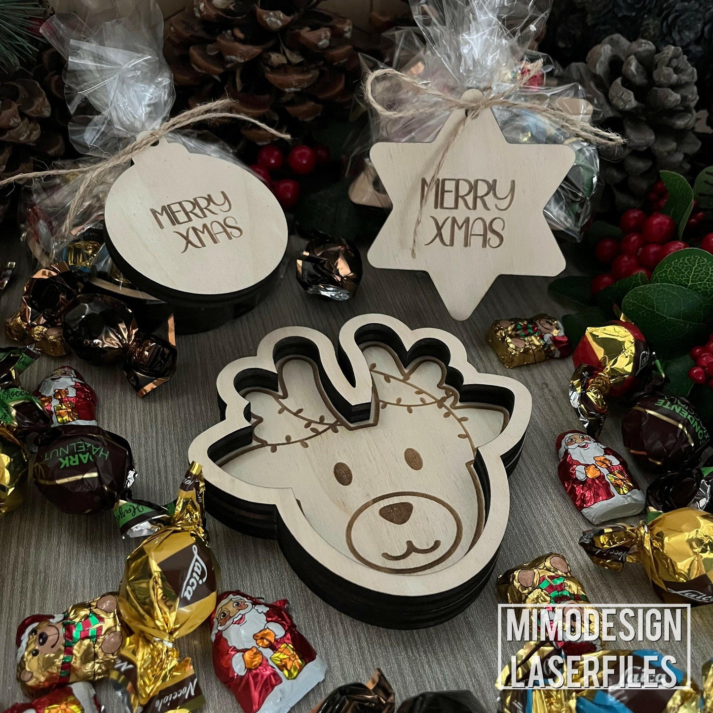 Reindeer shaped Candy Dish Tray incl tag. Engraved Light chains and blank design